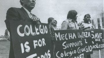 Creative Commons "Ayuda para colegio cesar chavez” by Movimiento is licensed under CC BY 3.0