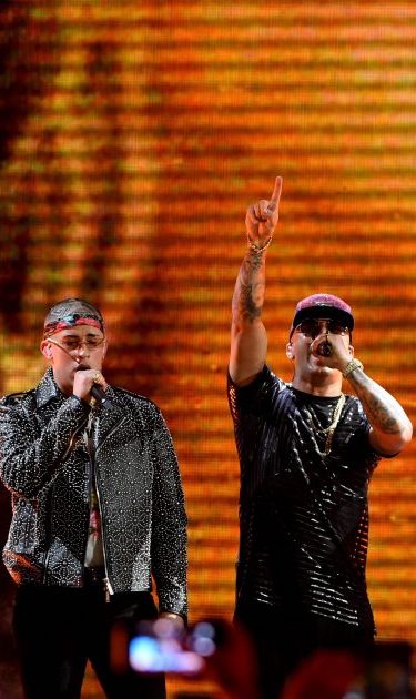 De La Ghetto, Bad Bunny, Wisin, Arcangel and Ozuna perform on stage during Univision's "Premios Juventud" 2017 Celebrates The Hottest Musical Artists And Young Latinos Change-Makers at Watsco Center on July 6, 2017 in Coral Gables, Florida. Photo by Rodrigo Varela/Getty Images Entertainment