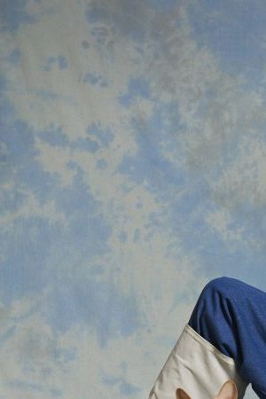 Styled by Alex Turrión. Photo by Javier Ruiz. Edited by Pineal Studio. Courtesy of Sony Music Spain