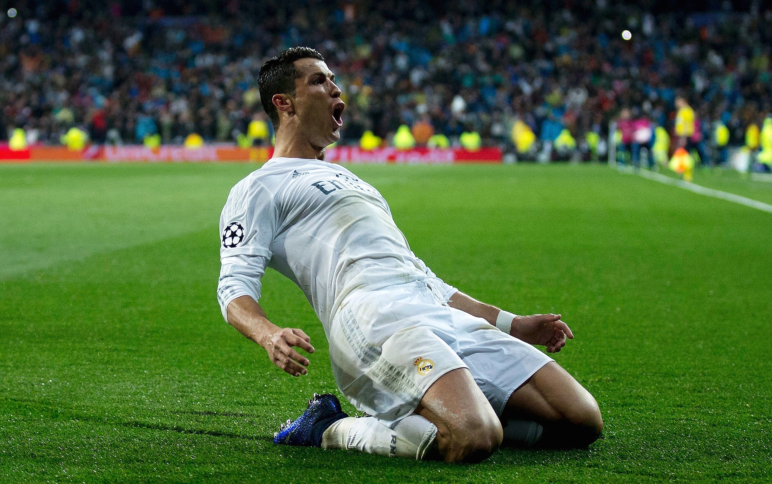 Cristiano Ronaldo Is Getting His Own Dipped In Gold Nike Air Max 97s Cristiano Ronaldo Is Getting His Own Dipped In Gold Nike Air Max 97s