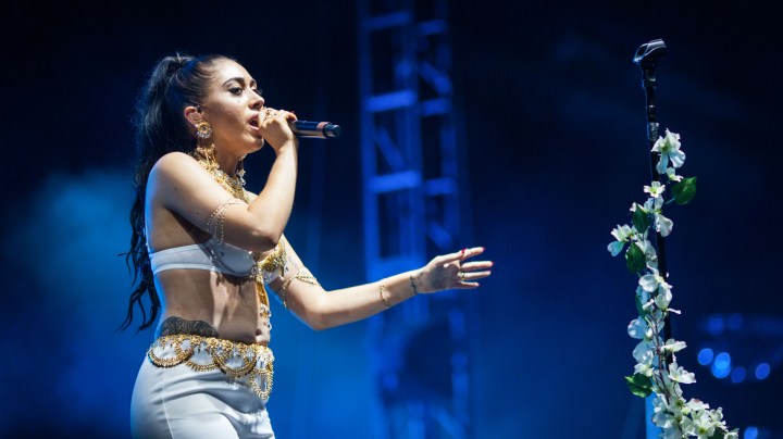 Kali Uchis at Tropicalia on Saturday, November 12, 2017 (James Bernal for Remezcla)