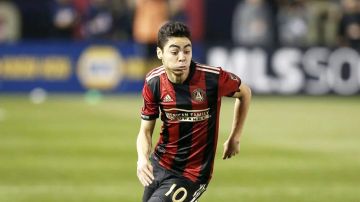 Miguel Almiron dribbles during a game against the New York Red Bulls at Bobby Dodd Stadium on March 5, 2017 in Atlanta, Georgia. Photo by Mike Zarrilli/Getty Images