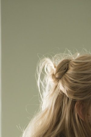 Anna Faris as Kate and Eugenio Derbez as Leonardo in 'Overboard.' Courtesy of Metro-Goldwyn-Mayer Pictures / Pantelion Films