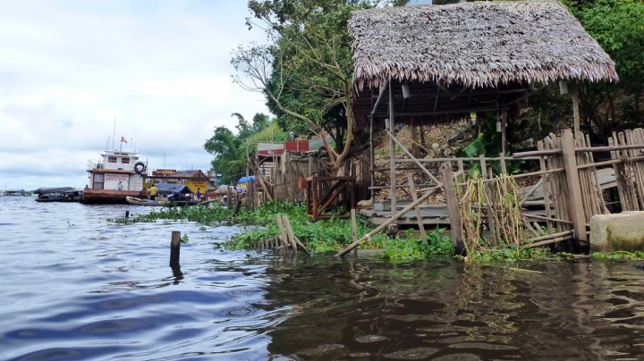 Floating houses Iquitos, Amazon River, P" (CC BY 2.0) by Global Water Forum