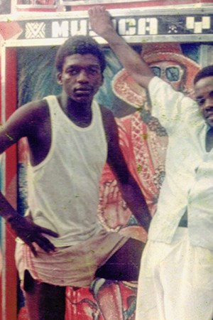 The pico El Negro Rumbero is pictured at a Sin Palenque dance in the Barrio Nueva Colombia. The photo was taken around 1987 or 1988. Archived by Fabian Altahona