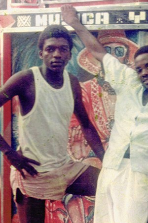 The pico El Negro Rumbero is pictured at a Sin Palenque dance in the Barrio Nueva Colombia. The photo was taken around 1987 or 1988. Archived by Fabian Altahona