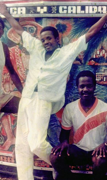 The pico El Negro Rumbero is pictured at a Sin Palenque dance in the Barrio Nueva Colombia. The photo was taken around 1987 or 1988. Archived by Fabian Altahona