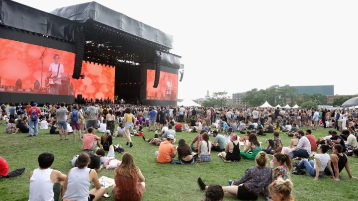 Festivalgoers attend the 2017 Panorama Music Festival at Randall's Island on July 29, 2017 in New York City. Photo by Rebecca Smeyne/Getty Images for Panorama