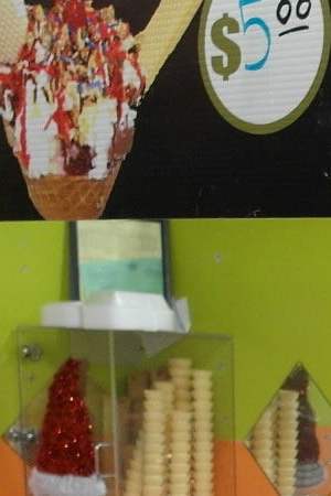 Mangonadas del Barrio. Photo by Serena Maria Daniels