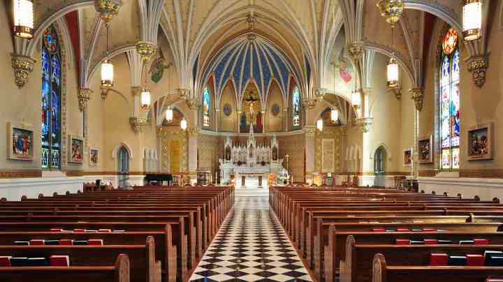 Creative Commons "Interior of St. Andrew's Catholic Church in Roanoke, Virginia, USA” by Joe Ravi is licensed under CC BY 3.0