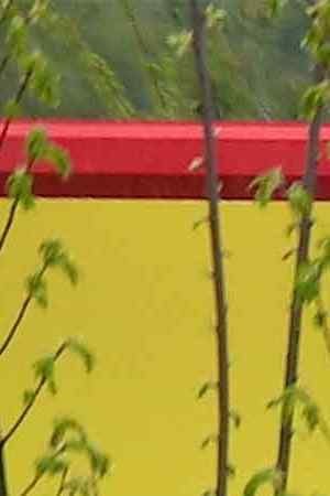 Law enforcement stand outside a Waffle House where four people were killed and two were wounded after a gunman opened fire with an assault weapon on April 22, 2018 in Nashville, Tennessee. Photo by Jason Davis/Getty Images
