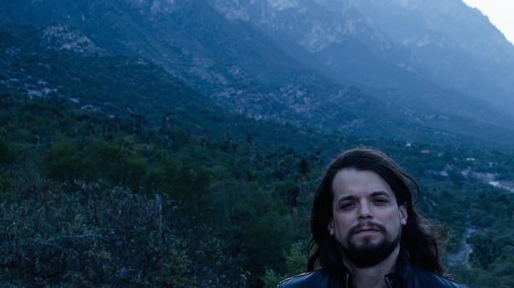 Los Mundos photo by Thom Díaz