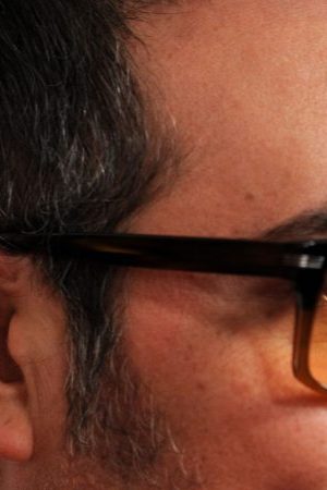 Singer Aleks Syntek arrives at the 2010 Person of the Year honoring Placido Domingo. Photo by Frazer Harrison/Getty Images