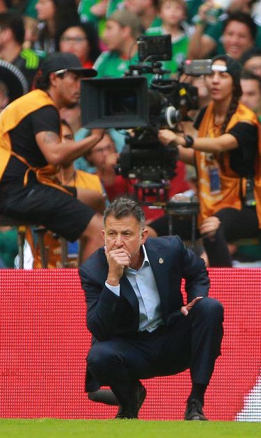 Juan Carlos Osorio at the International Friendly between Mexico and Scotland at Estadio Azteca on June 2, 2018. (Photo by Manuel Velasquez/Getty Images)