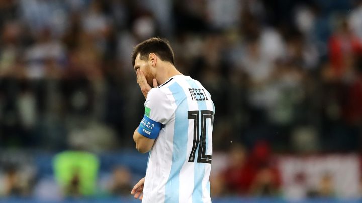 Messi of Argentina looks dejected after group D match between Argentina and Croatia. Photo by Elsa/Getty Images