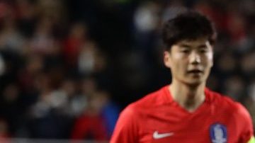 Carlos Bacca of Colombia controls the ball during friendly match between South Korea and Colombia.  (Photo by Chung Sung-Jun/Getty Images)
