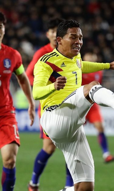 Carlos Bacca of Colombia controls the ball during friendly match between South Korea and Colombia.  (Photo by Chung Sung-Jun/Getty Images)
