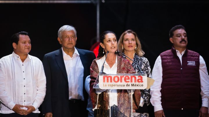 Claudia Sheinbaum (L), candidate for mayor of Mexico City speaks during the final event of the 2018 Presidential Campaign. Photo by Manuel Velasquez/Getty Images
