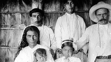 Photo by Mark Raymond Harrington, 1919. Courtesy of the Smithsonian