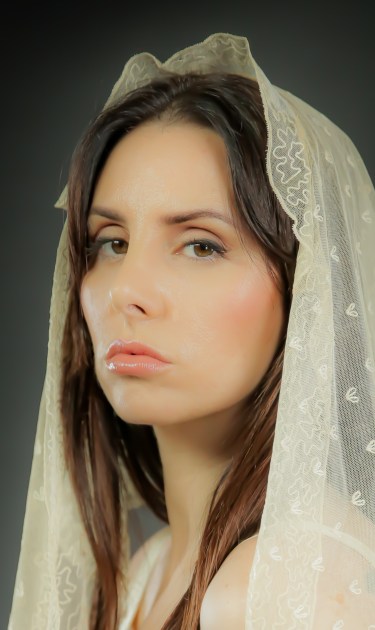 Styled by Karla Ortiz. Makeup by Jenna Drudi. Photo by Itzel Alejandra Martinez for Remezcla