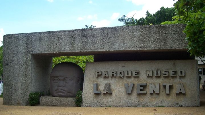 Creative Commons "Parque Museo la Venta" by Sachavir is licensed under CC BY 2.0