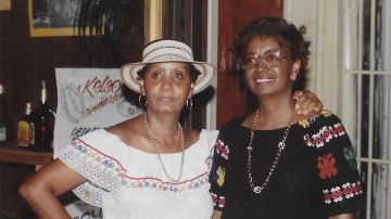 At Kelso, Julieta Carmichael and Mercedes Marthe pose together, wearing traditional-style dresses. Courtesy of Roberto Rabanne's personal collection