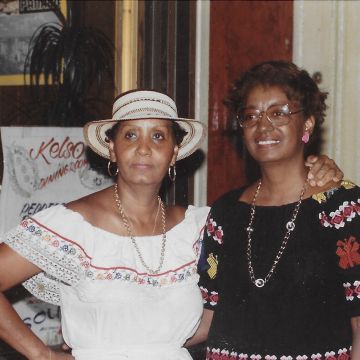 At Kelso, Julieta Carmichael and Mercedes Marthe pose together, wearing traditional-style dresses. Courtesy of Roberto Rabanne's personal collection