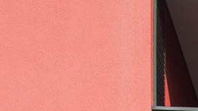 Supporters of former President Luiz Inacio Lula da Silva gather in front of the headquarters of the Metalworkers' Union while awaiting Lula's speech. Photo by Victor Moriyama/Getty Images