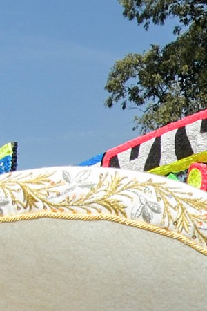 Actors characterized as skulls poses front a Trajinera on the occasion of celebrating the Mexican traditions of Day of the Dead celebrations known in Latin America as Dia de Muertos. Photo by Aidee Martinez / Eyepix Group/Barcroft Media via Getty Images