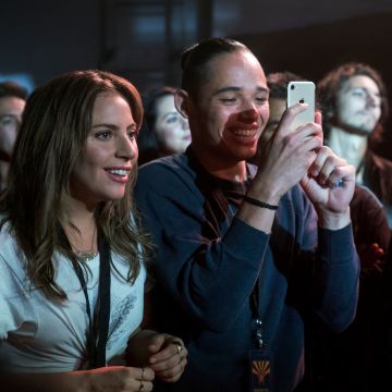 'A Star is Born' still courtesy of Warner Bros.