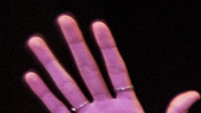 A crowd reacts to far-left presidential candidate Guilherme Boulos. Photo by Emergentes for Remezcla