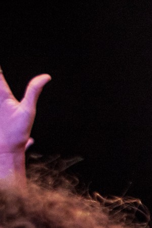 A crowd reacts to far-left presidential candidate Guilherme Boulos. Photo by Emergentes for Remezcla