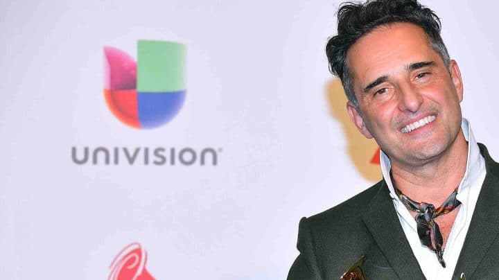 Jorge Drexler, winner of Best Singer-Songwriter Album for 'Salvavida de Hielos', Song of the Year for 'Telefonia' and Record of the Year for 'Telefonia', poses in the press room during the 19th annual Latin GRAMMY Awards. Photo by Sam Wasson/Getty Images