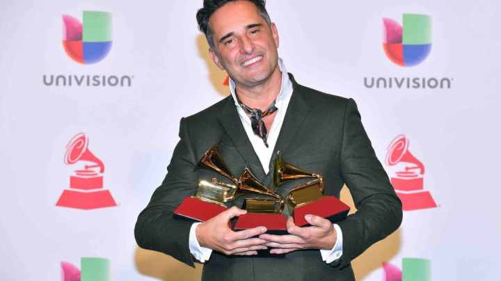 Jorge Drexler, winner of Best Singer-Songwriter Album for 'Salvavida de Hielos', Song of the Year for 'Telefonia' and Record of the Year for 'Telefonia', poses in the press room during the 19th annual Latin GRAMMY Awards. Photo by Sam Wasson/Getty Images