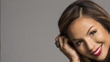 Anjelah Johnson press photo.