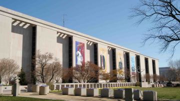 "National Museum of American History 1” by lorax is licensed under CC BY 3.0