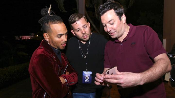 Ozuna with manager Vicente Saavedra and Jimmy Fallon in Puerto Rico. Courtesy of Dímelo Vi