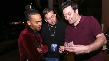 Ozuna with manager Vicente Saavedra and Jimmy Fallon in Puerto Rico. Courtesy of Dímelo Vi