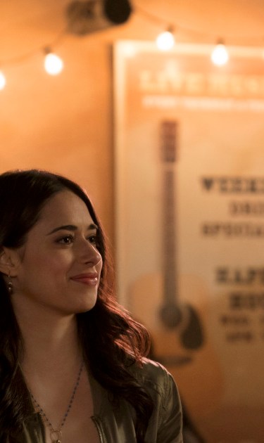 Jeanine Mason as Liz and Michael Trevino as Kyle in 'Roswell, New Mexico.' Photo by Ursula Coyote. Courtesy of The CW