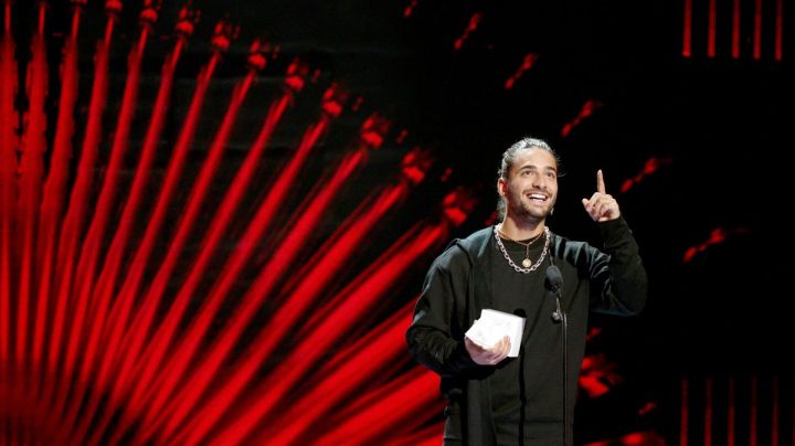 Maluma accepts the Extraordinary Evolution Award onstage during the 2018 Latin American Music Awards at Dolby Theatre on October 25, 2018 in Hollywood, California.  Photo by Rich Fury/Getty Images