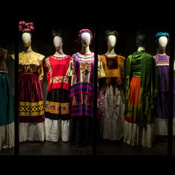 View of the exhibition Appearances Can Be Deceiving at the Frida Kahlo Museum, 2012. Photo by Miguel Tovar. ©
Frida Kahlo & Diego Rivera Archives. Bank of Mexico,
Fiduciary in the Diego Rivera and Frida Kahlo Museum Trust