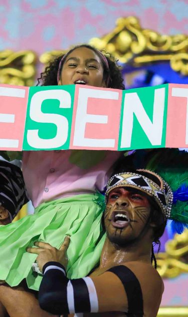Members of Mangueira perform during the samba school's champions parade at Sapucai Sambadrome on March 10, 2019. Photo by Buda Mendes/Getty Images