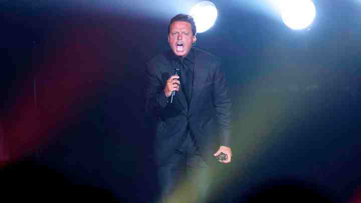 Singer Luis Miguel performs on stage at "Palacio de los Deportes" on May 11, 2012 in Madrid, Spain. Photo by Carlos Alvarez/Redferns via Getty Images