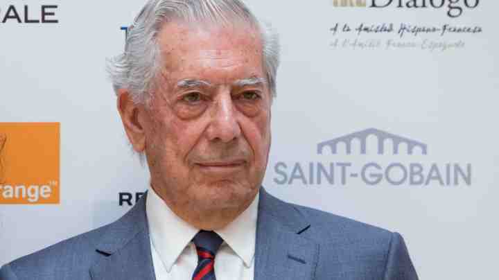 Writer Mario Vargas Llosa attends 'Prix del Dialogo' award 2016 press conference on June 7, 2016 in Madrid, Spain. Photo by Pablo Cuadra/Getty Images