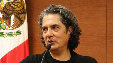 Armando Vega-Gil in the second International Colloquium “Nuevas narrativas mexicanas: desde la diversidad” in the ITESM-Campus in Mexico City. Creative Commons "Armando Vega Gil” by Angélica Martínez is licensed under CC BY 3.0.