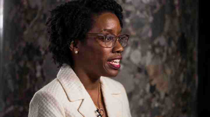 Rep. Lauren Underwood (D-IL) speaks to members of the press ahead of the State of the Union address in the chamber of the U.S. House of Representatives at the U.S. Capitol Building on February 5, 2019 in Washington, DC. Photo by Zach Gibson/Getty Images