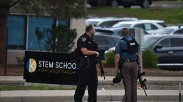 Officers at the scene of the STEM shooting on May 07, 2019 in Highlands Ranch, Colorado. Photo by Tom Cooper/Getty Images