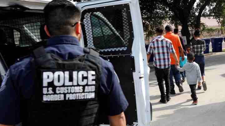 Central Americans arrive at the Catholic shelter "San Francisco Javier Church", which gives temporary shelter to asylum-seekers from Central America countries released by ICE and U.S. Customs and Border Protection (CBP) due to overcrowded facilities ,in Laredo, Texas U.S. June 4, 2019. Picture taken on June 4, 2019. Photo by REUTERS/Carlos Jasso
