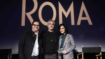 Alfonso Cuaron (C) poses with Lydia Cacho (R) and Javier Risco during the premiere of the Netflix movie Roma and Q&A at Cineteca Nacional on December 18, 2018 in Mexico City, Mexico. Photo by Victor Chavez/Getty Images for NETFLIX