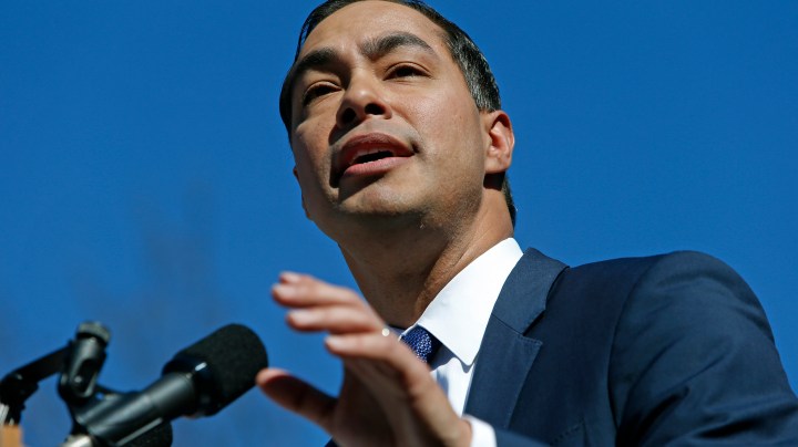 Julian Castro, former U.S. Department of Housing and Urban Development (HUD) Secretary and San Antonio Mayor, announces his candidacy for president in 2020, at Plaza Guadalupe on January 12, 2019 in San Antonio, Texas. Photo by Edward A. Ornelas/Getty Images